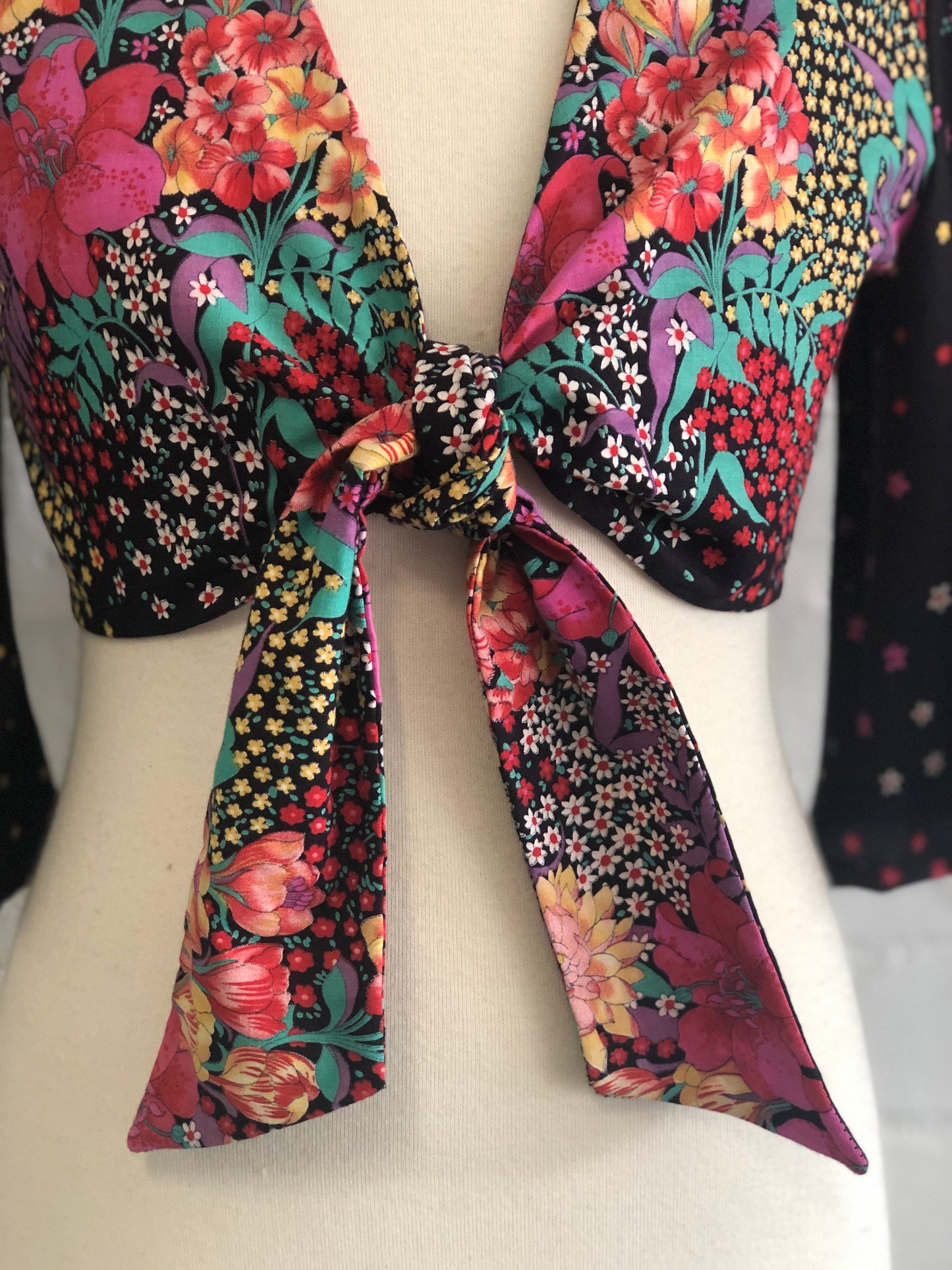 Donna Top in Psychedelic Garden