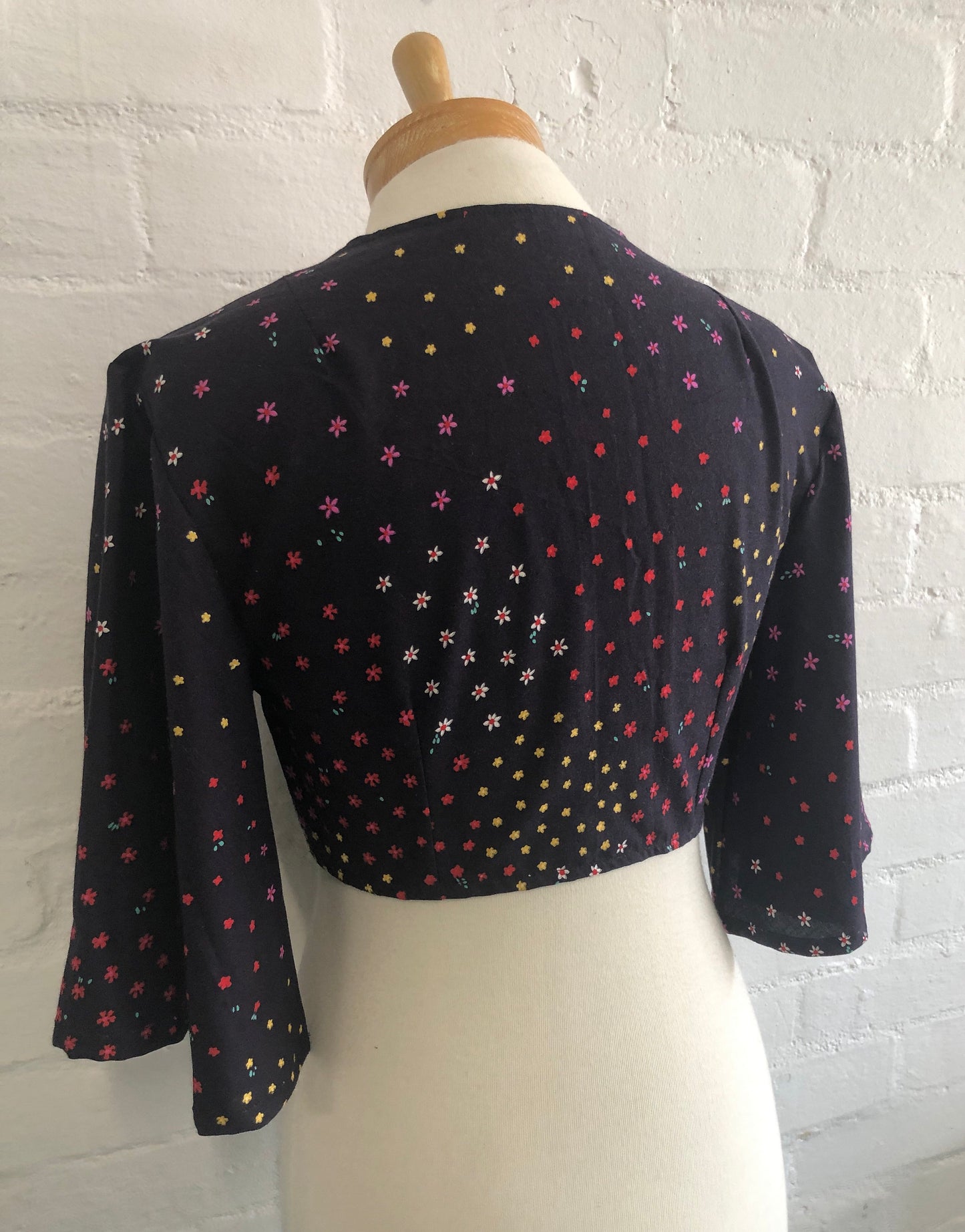 Donna Top in Psychedelic Garden